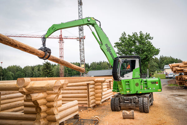 SENNEBOGEN Pick & Carry timber handling machine 723 E-series 